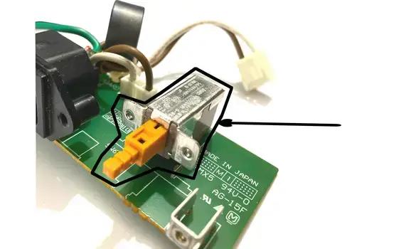 Roland FP-9 power switch