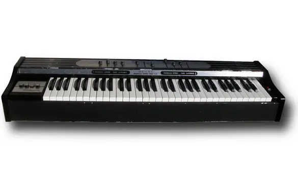 Elka Rhapsody 610 String Machine