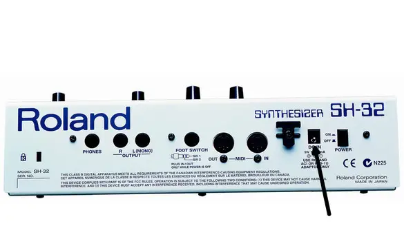 Roland Sh-32 Power Inlet