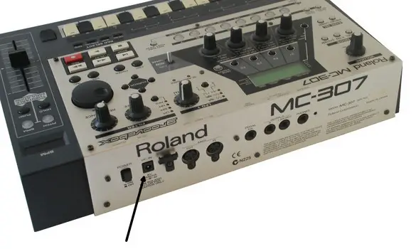 Roland MC-307 Power Inlet