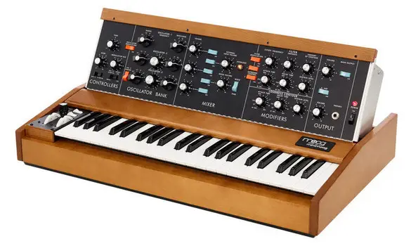 New Minimoog Model D