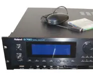 Roland S-750 Sampler
